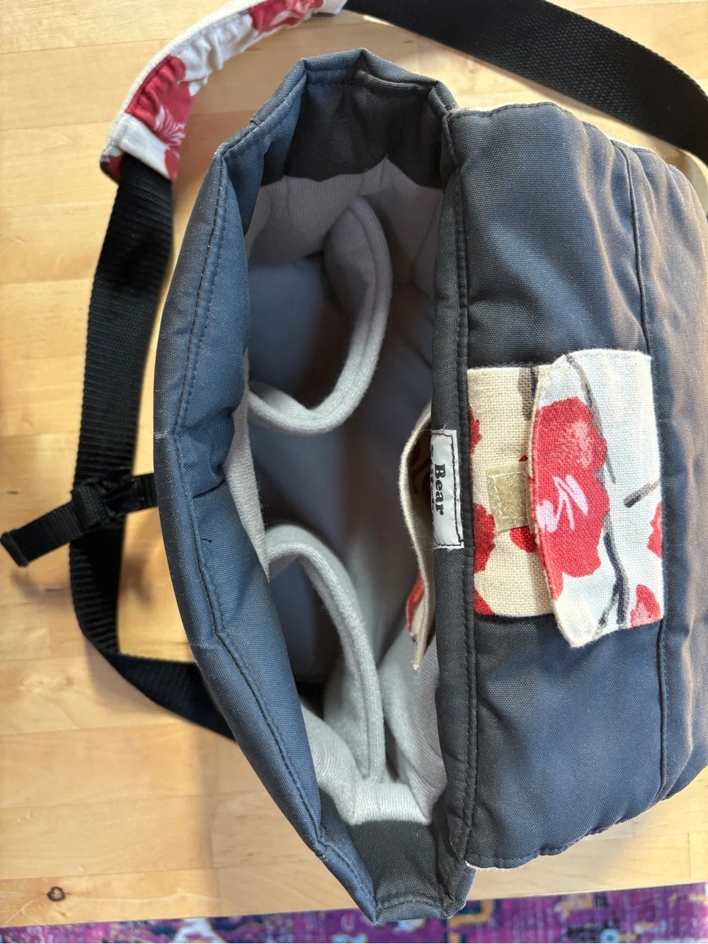 Padded camera bag for DSLR